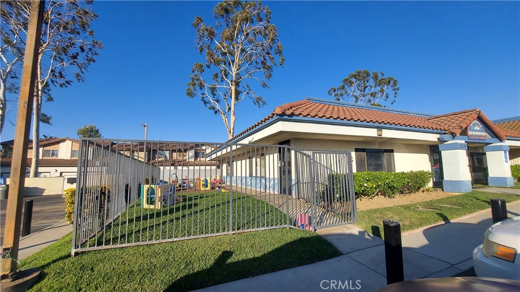 13130 Magnolia Avenue Property Photo 2