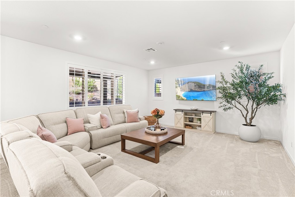 16680 Island Oak Property Photo 7