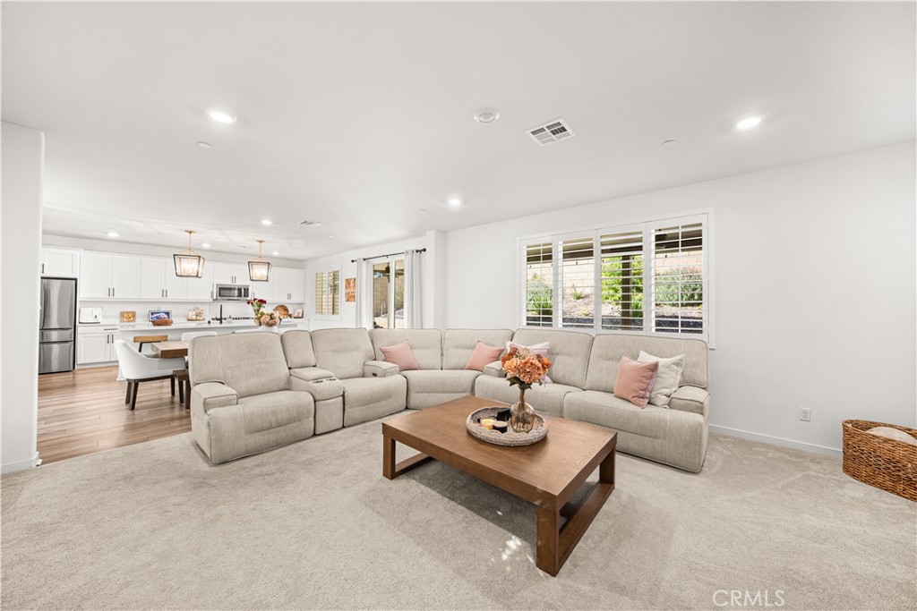 16680 Island Oak Property Photo 8