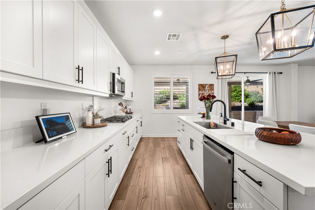 16680 Island Oak Property Photo 11