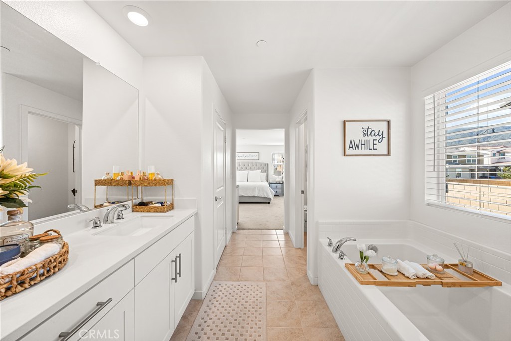 16680 Island Oak Property Photo 17