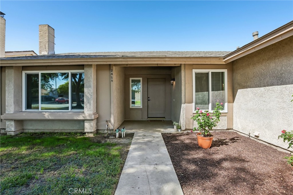2858 S Colonial Avenue Property Photo 3