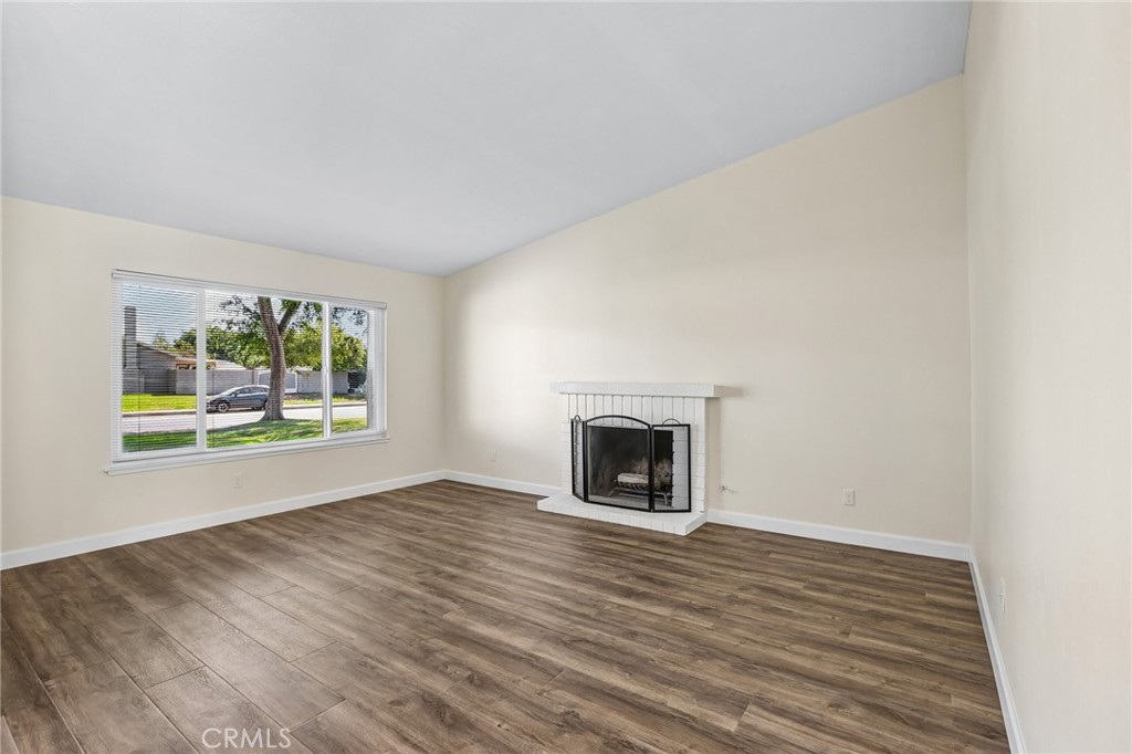 2858 S Colonial Avenue Property Photo 4