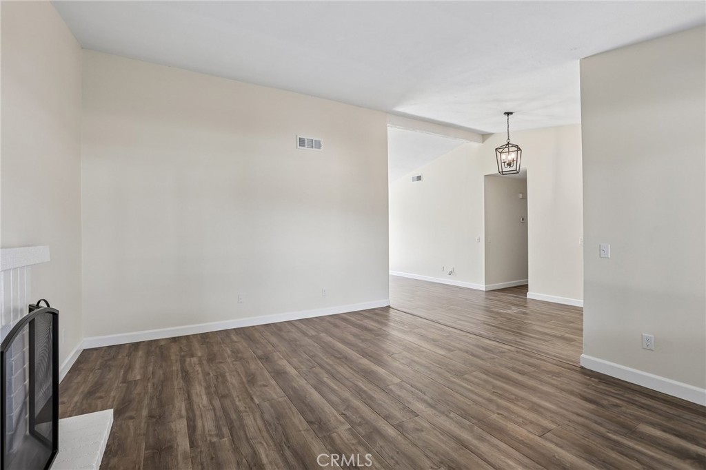 2858 S Colonial Avenue Property Photo 5