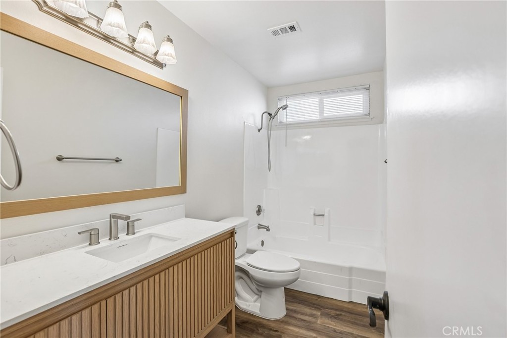 2858 S Colonial Avenue Property Photo 11