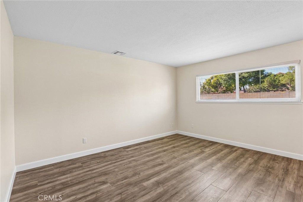 2858 S Colonial Avenue Property Photo 14