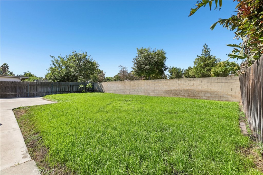 2858 S Colonial Avenue Property Photo 18