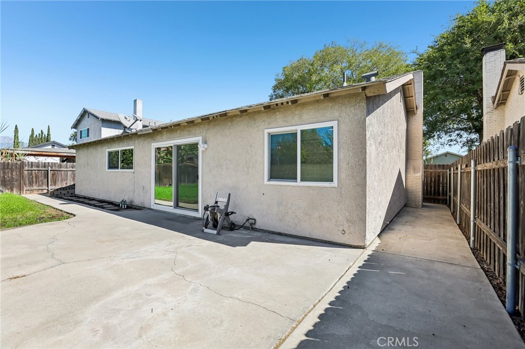 2858 S Colonial Avenue Property Photo 21