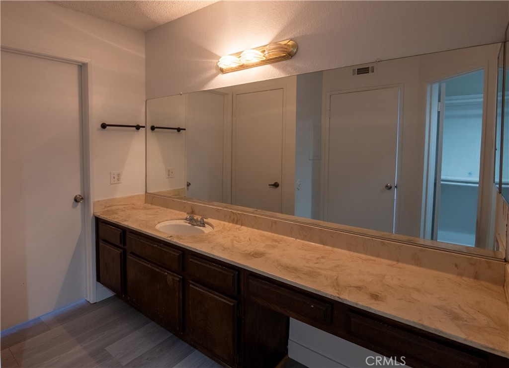 1500 W Edgehill 40 Property Photo 7