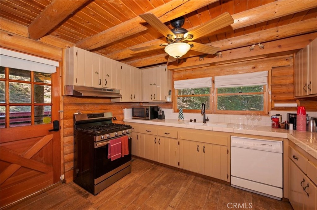 356 Mozumdar Property Photo 11