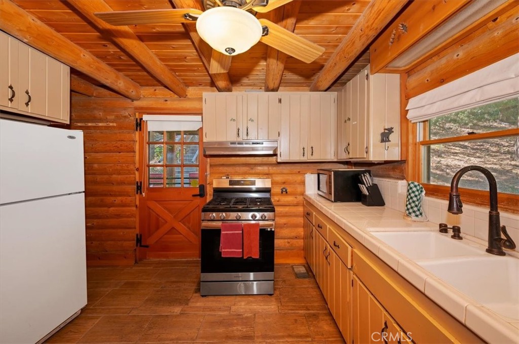 356 Mozumdar Property Photo 13