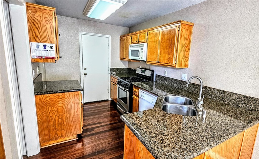 8429 Snow View Property Photo 2