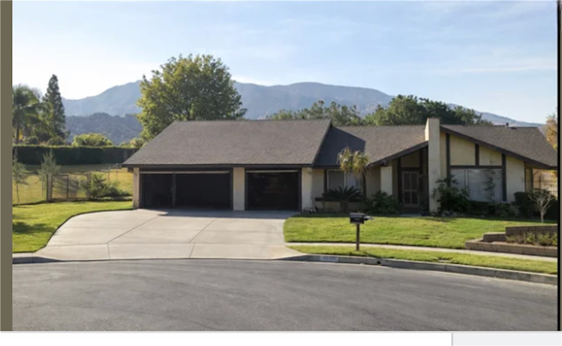 2072 Carmel Cir Property Photo 1