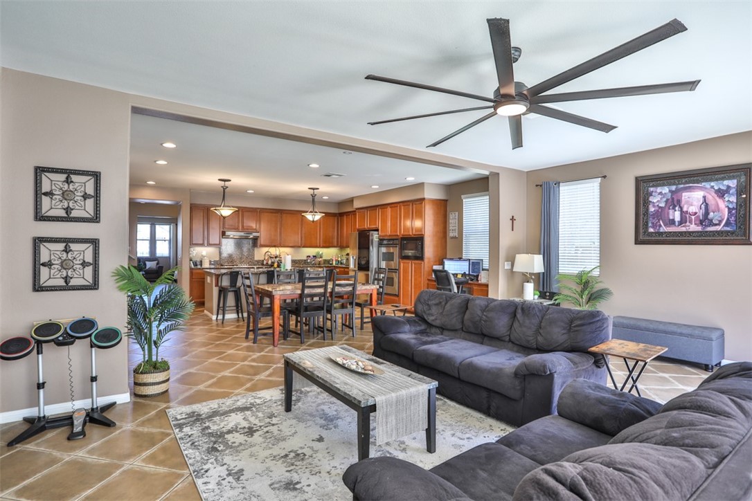 25072 Peppertree Court Property Photo 16