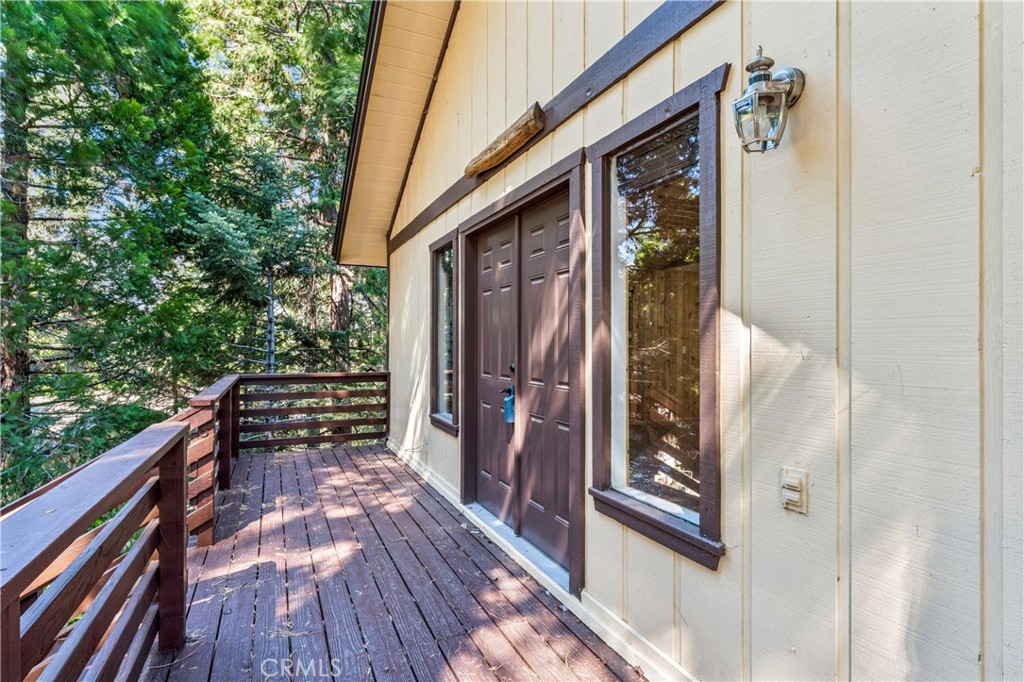 560 Rose Lane Property Photo 4