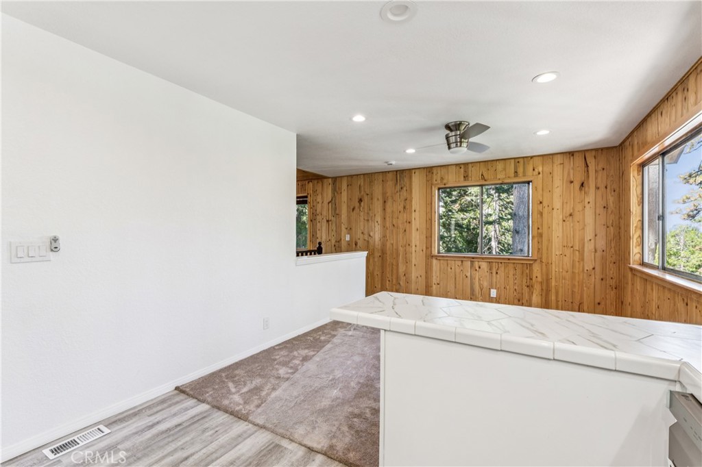 560 Rose Lane Property Photo 16