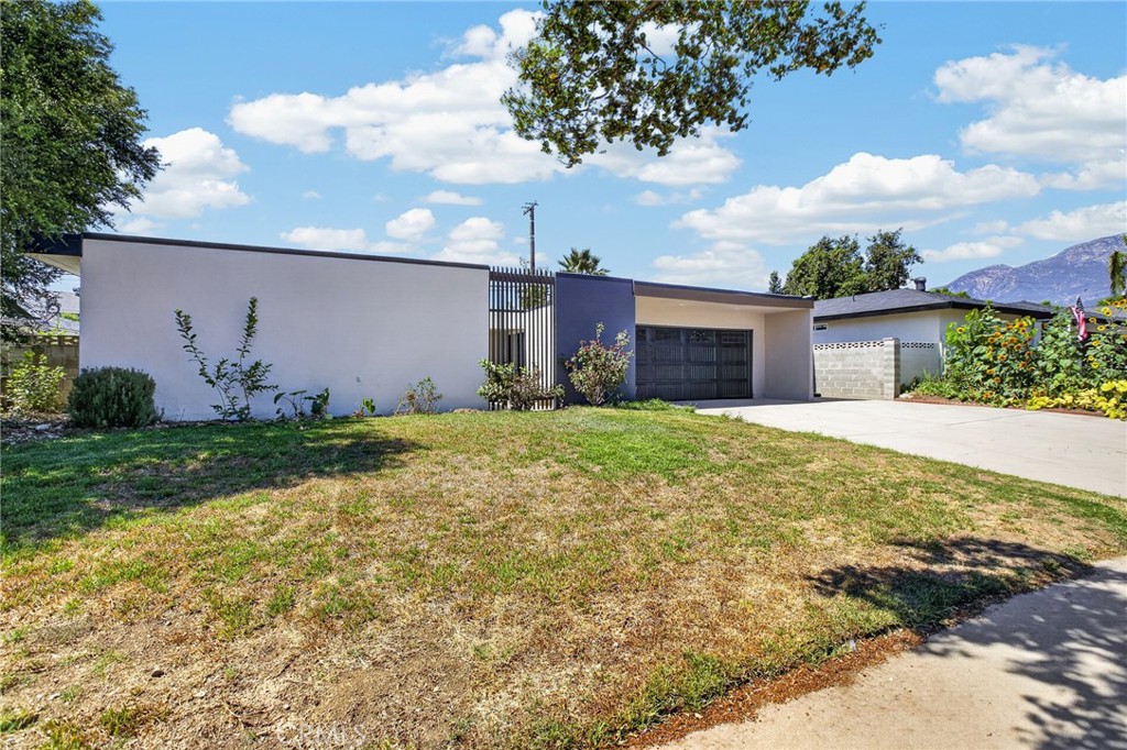 7374 Layton Street Property Photo 3