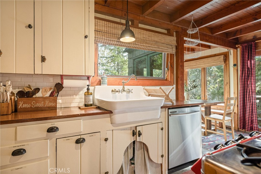 28772 Cedar Property Photo 9