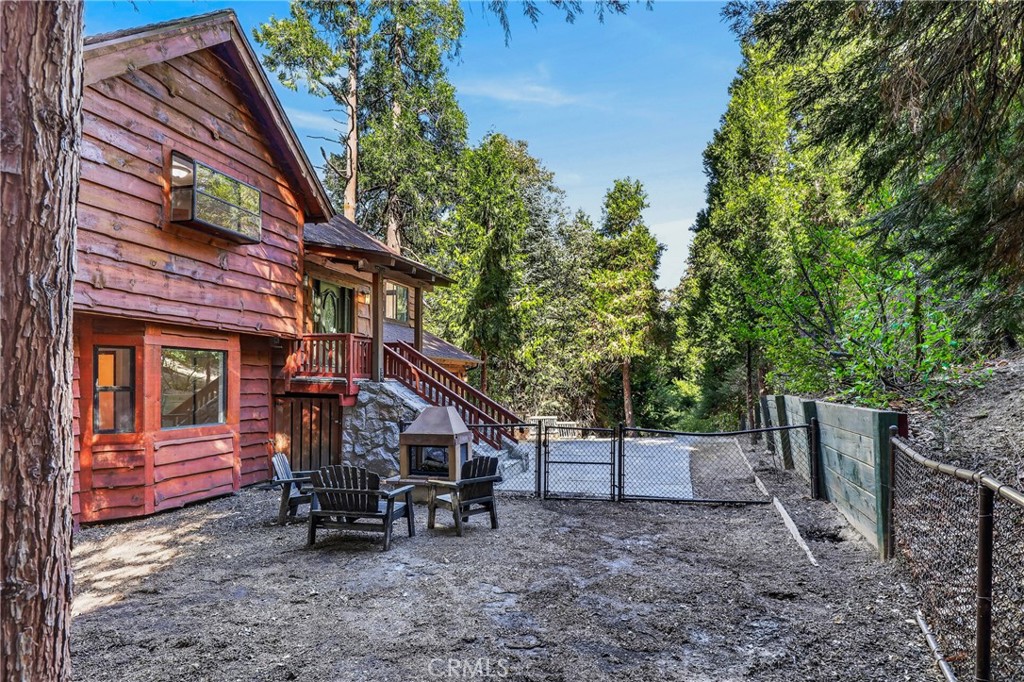 279 S Cumberland Property Photo 3
