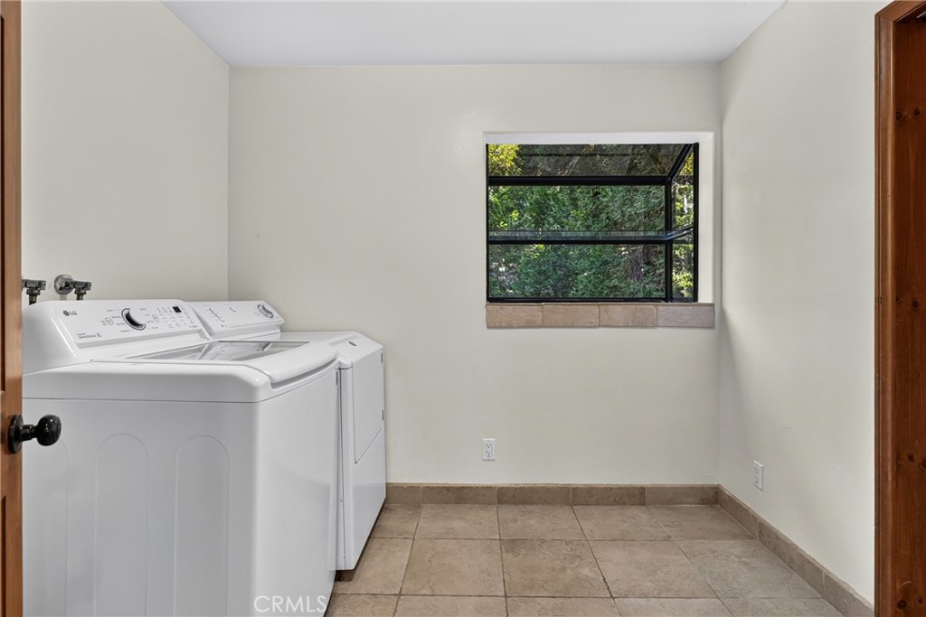 279 S Cumberland Property Photo 43