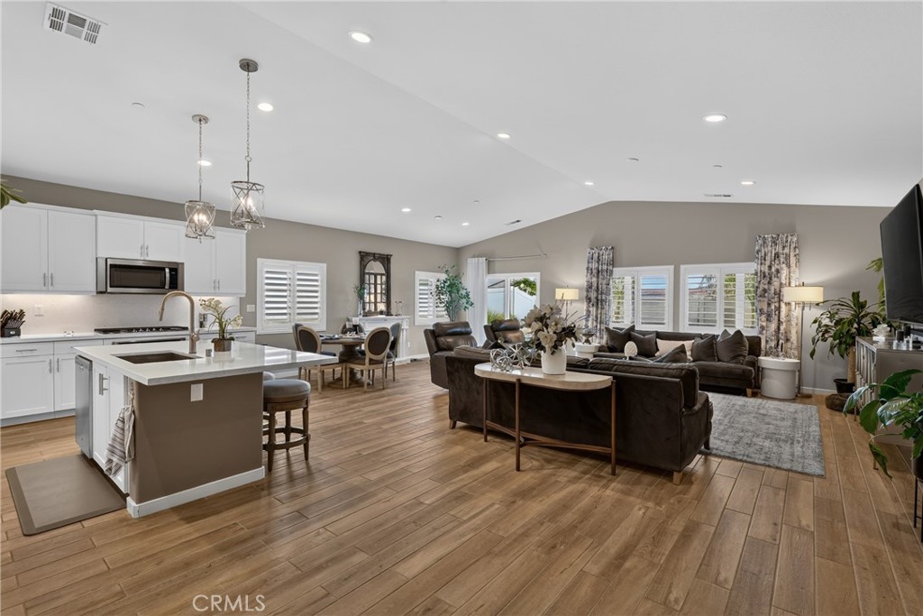 30940 Foxhollow Property Photo 4