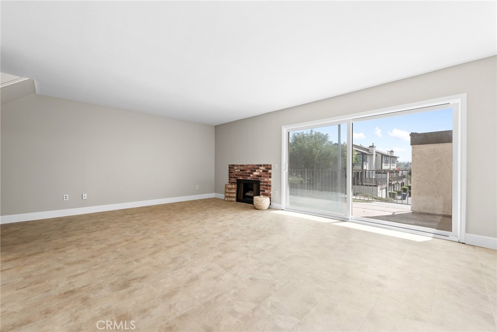 4679 Maxwell Court Property Photo 4