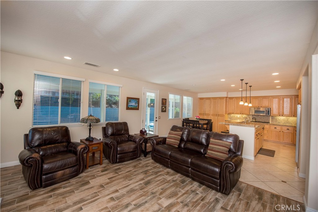 1330 Stuart Circle Property Photo 4