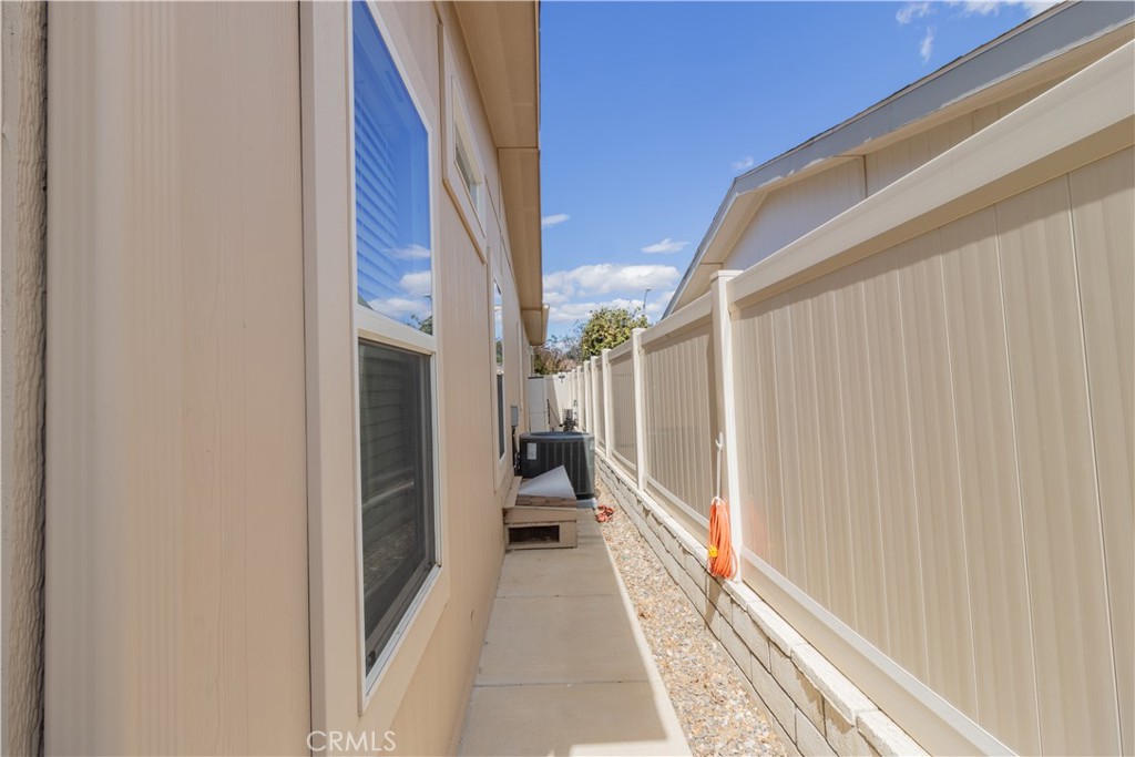 10961 Desert Lawn Dr (527 Robellini Rd) 527 Property Photo 20