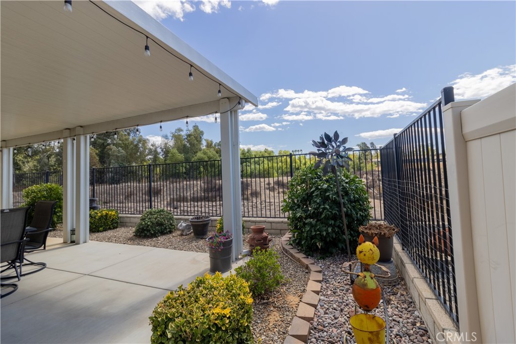 10961 Desert Lawn Dr (527 Robellini Rd) 527 Property Photo 22
