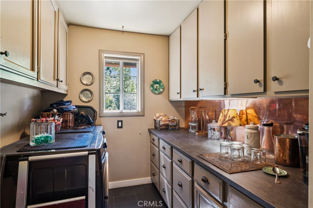 27403 Pinewood Drive Property Photo 31