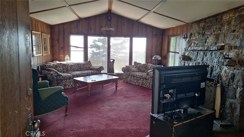 21515 Sawpit Canyon Property Photo 7