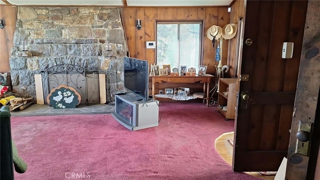 21515 Sawpit Canyon Property Photo 8