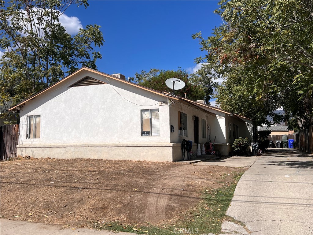 208 E Olive Property Photo 1