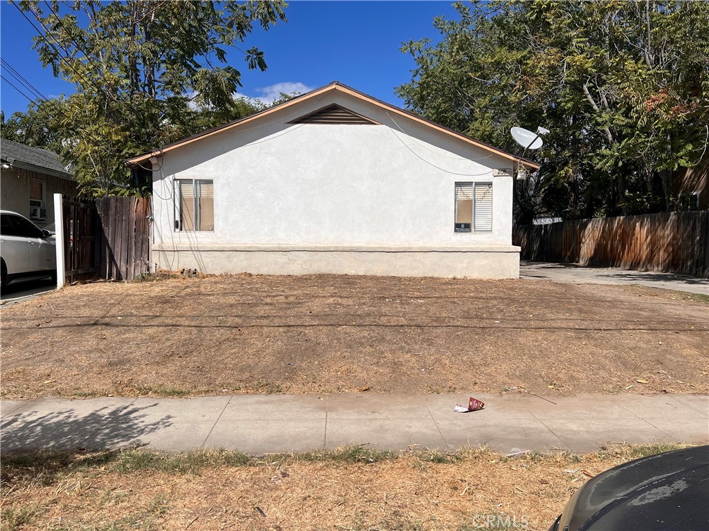 208 E Olive Property Photo 2