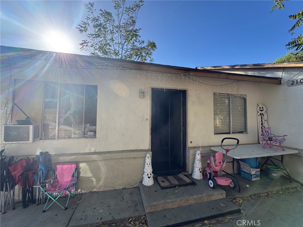 208 E Olive Property Photo 3
