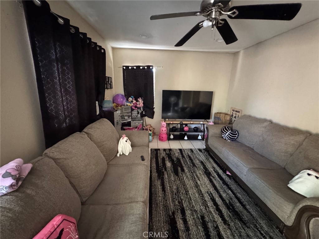 208 E Olive Property Photo 4