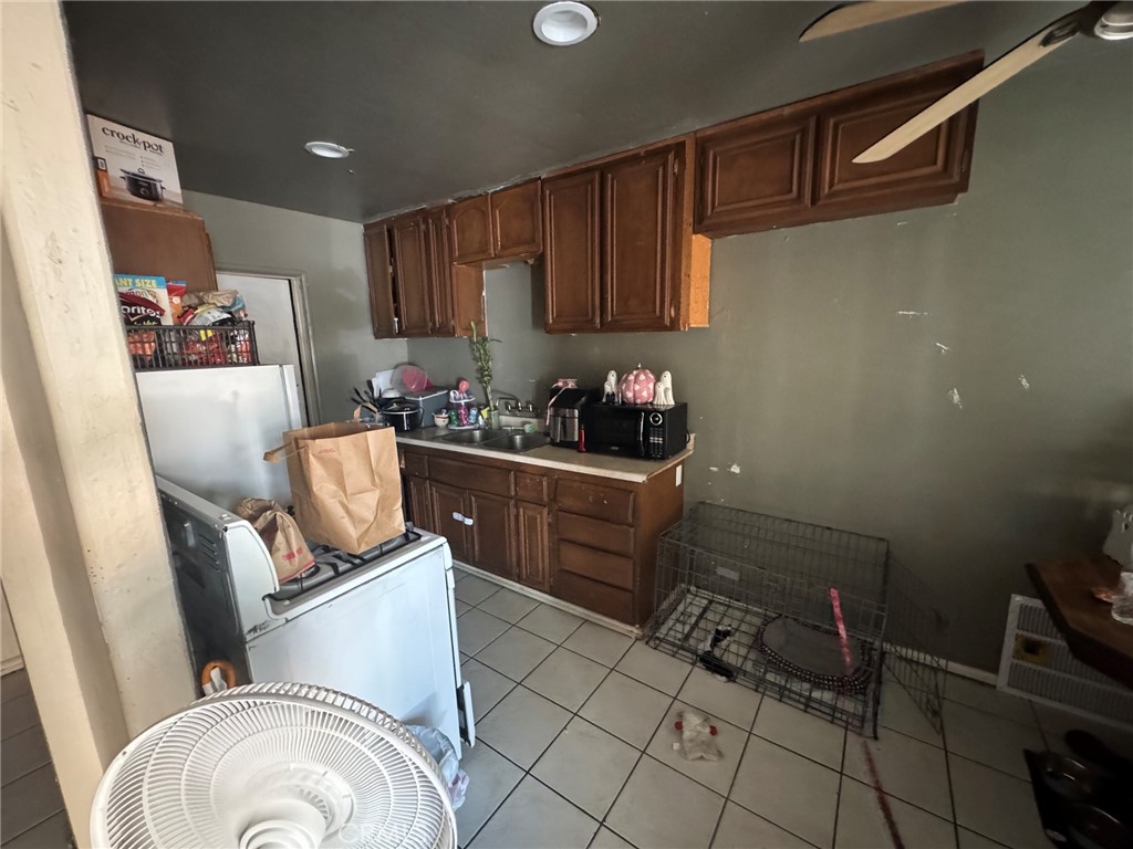208 E Olive Property Photo 5