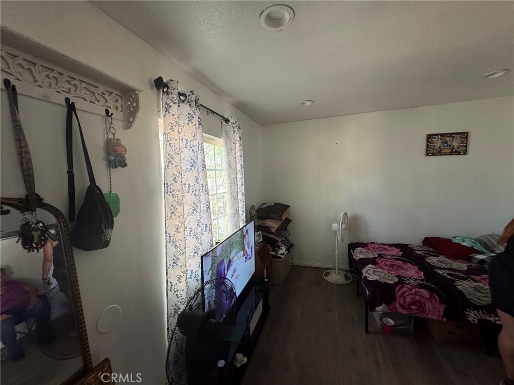 208 E Olive Property Photo 11