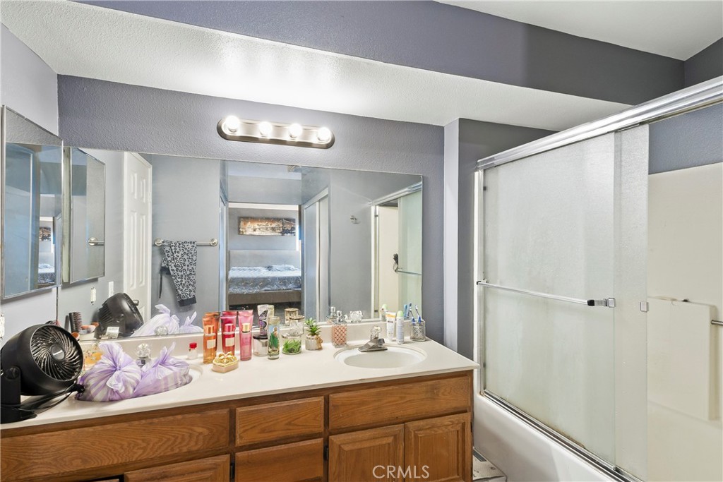 5703 Evergem Avenue Property Photo 13