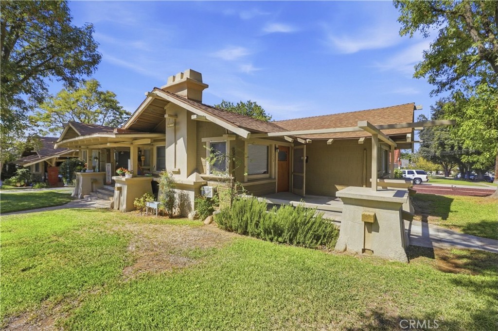 626 W Olive Property Photo 2