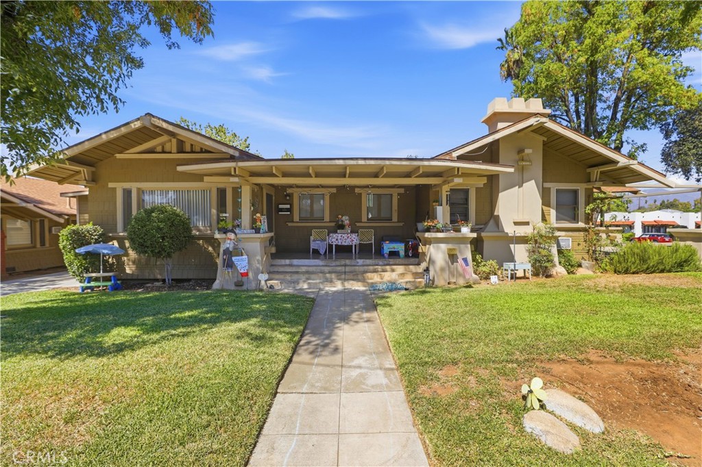 626 W Olive Property Photo 3