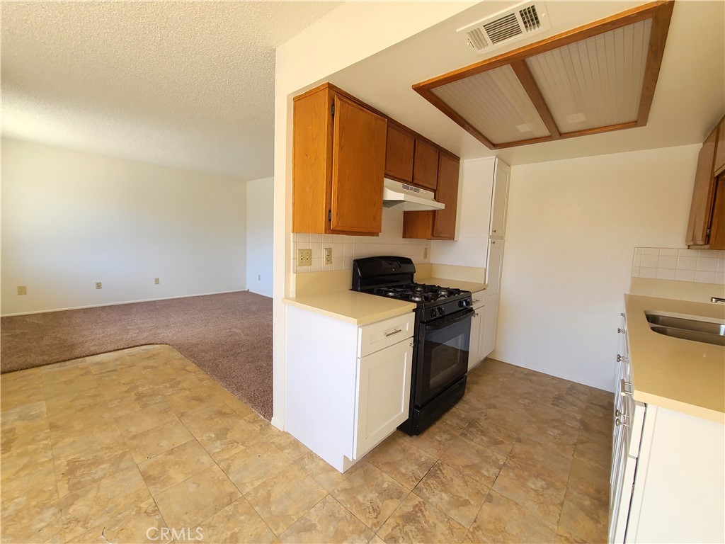 695 Massachusetts Avenue B Property Photo 4