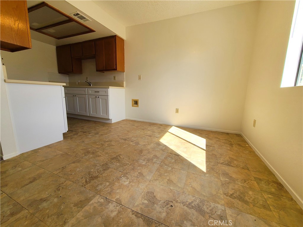 695 Massachusetts Avenue B Property Photo 6