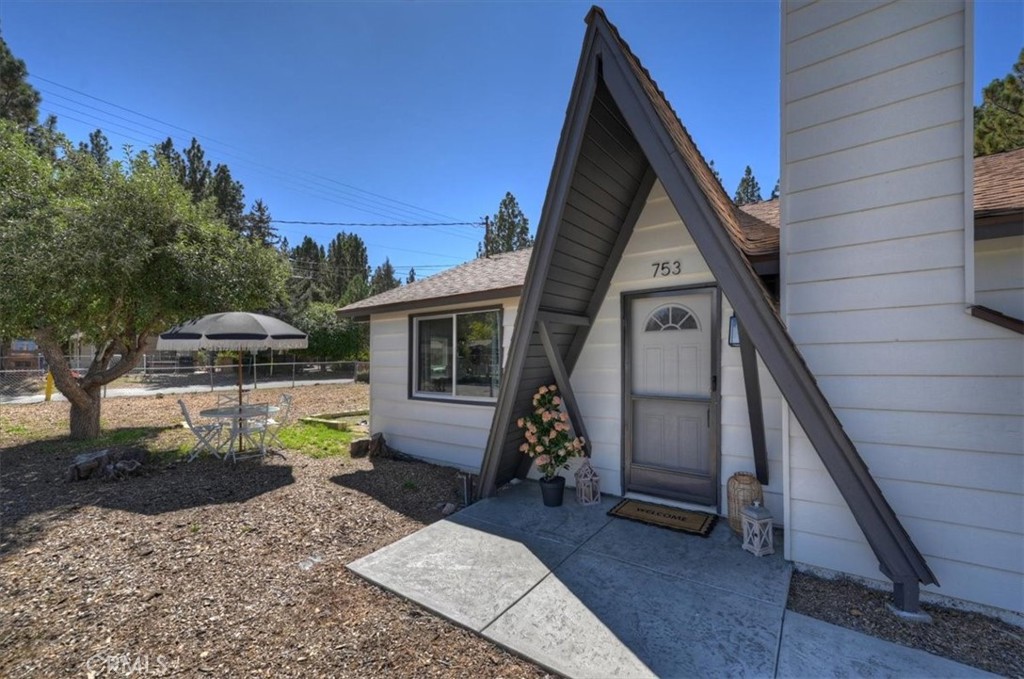 753 Elysian Property Photo 6
