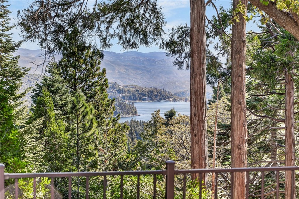 229 Shasta Property Photo 5