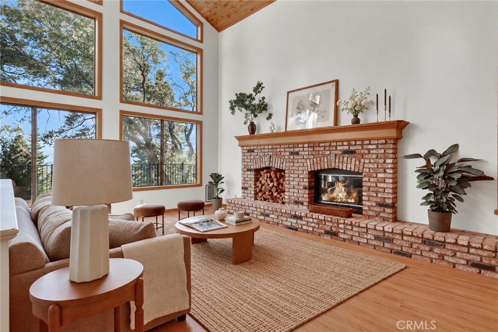 229 Shasta Property Photo 10