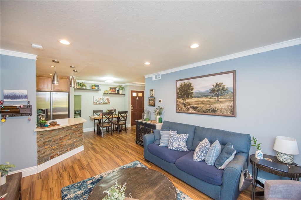 2375 Del Mar Way 101 Property Photo 3