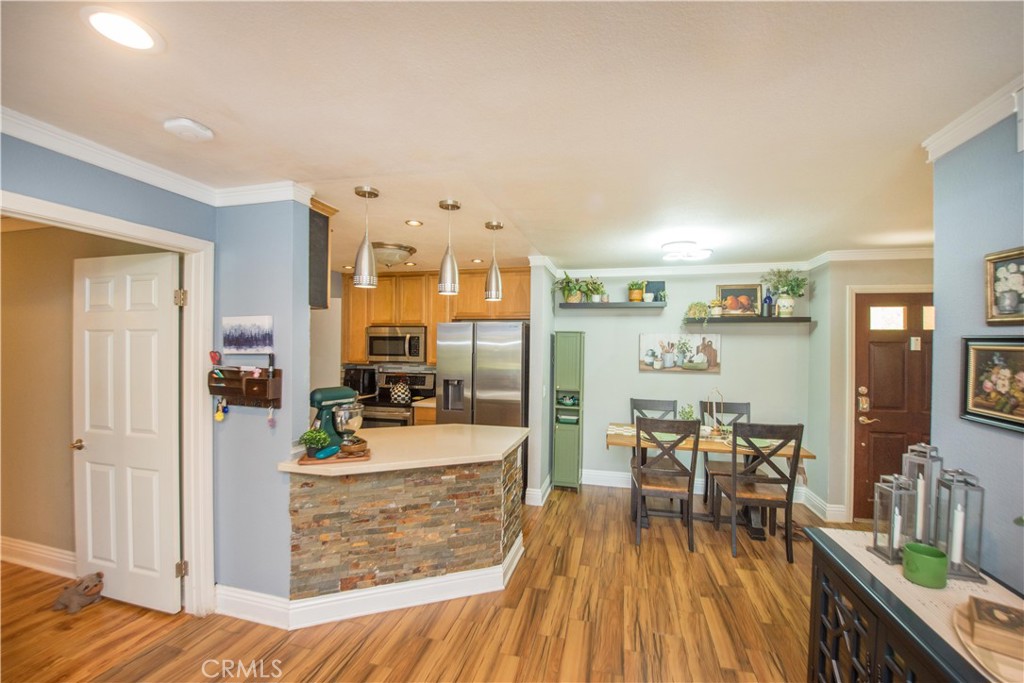 2375 Del Mar Way 101 Property Photo 4