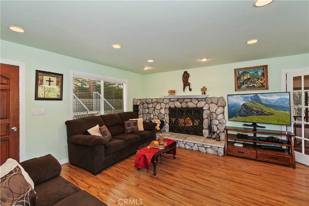 1468 Golden Rule Lane Property Photo 4
