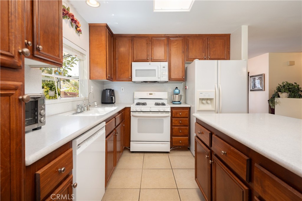 1686 Lakeside Property Photo 8